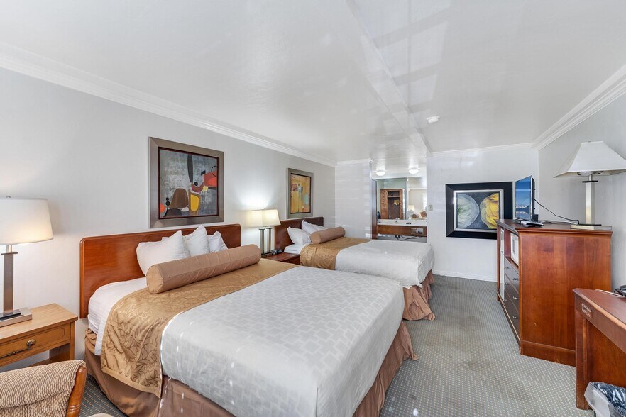 More Photos Of 423 W Main St, Vernal Hotel For Sale