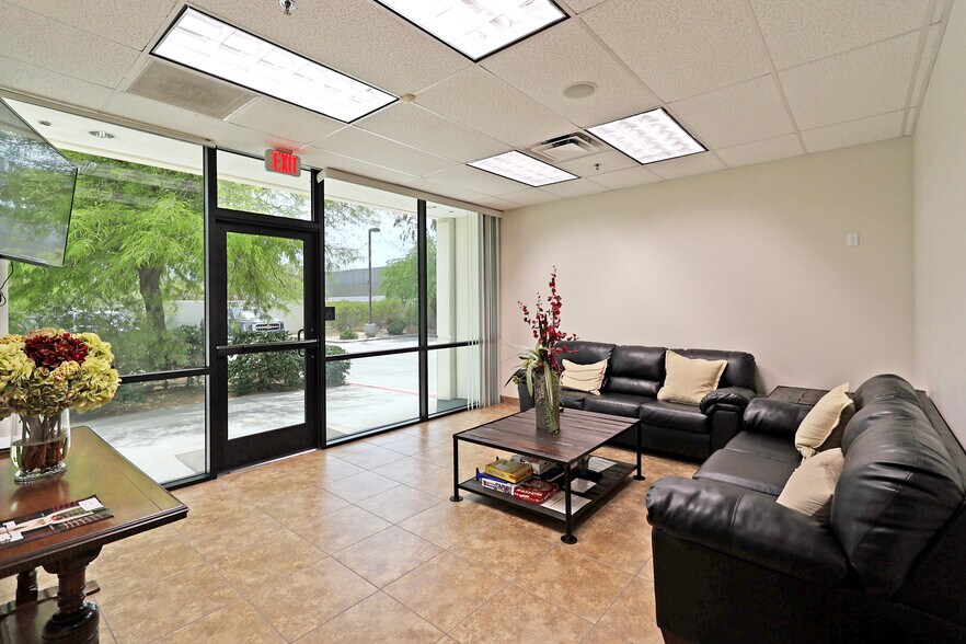 More Photos Of 31065 Plantation Dr, Thousand Palms Warehouse For Sale