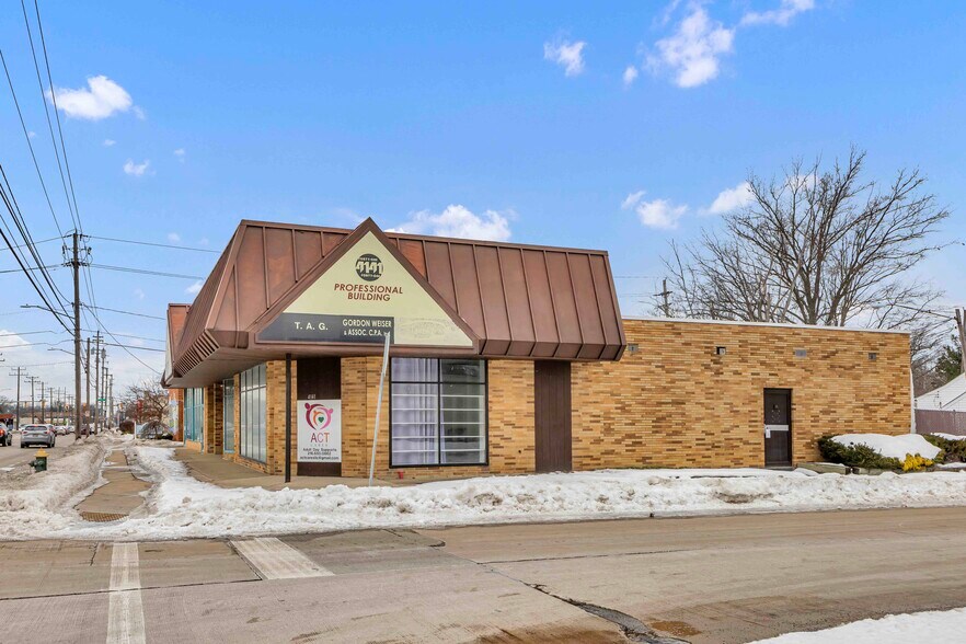 More Photos Of 4127-4141 Mayfield Rd, South Euclid Office For Lease