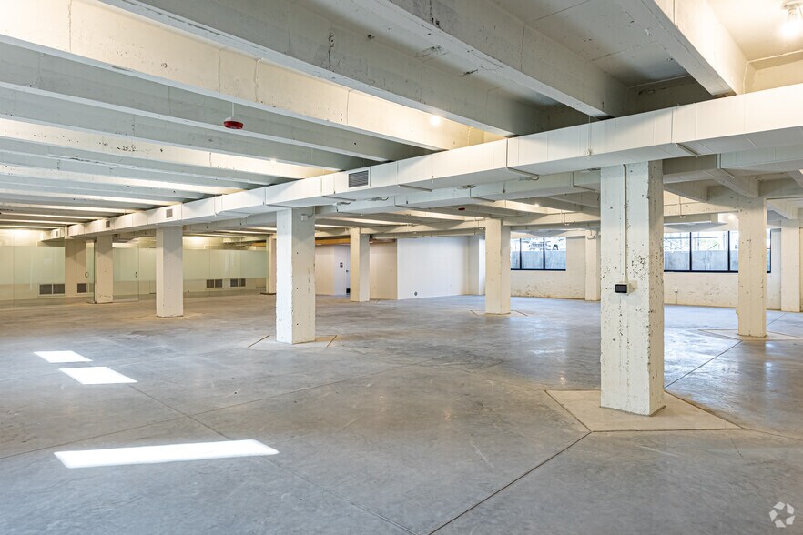 More Photos Of 14 W 3rd St, Kansas City Office For Lease