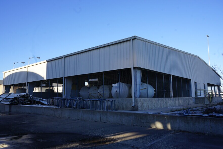 More Photos Of 2030 N Mingo Rd, Tulsa Unknown For Lease