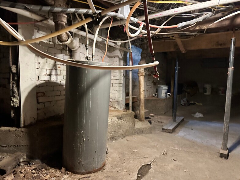 More Photos Of 1831 N C St, Elwood Apartments For Sale