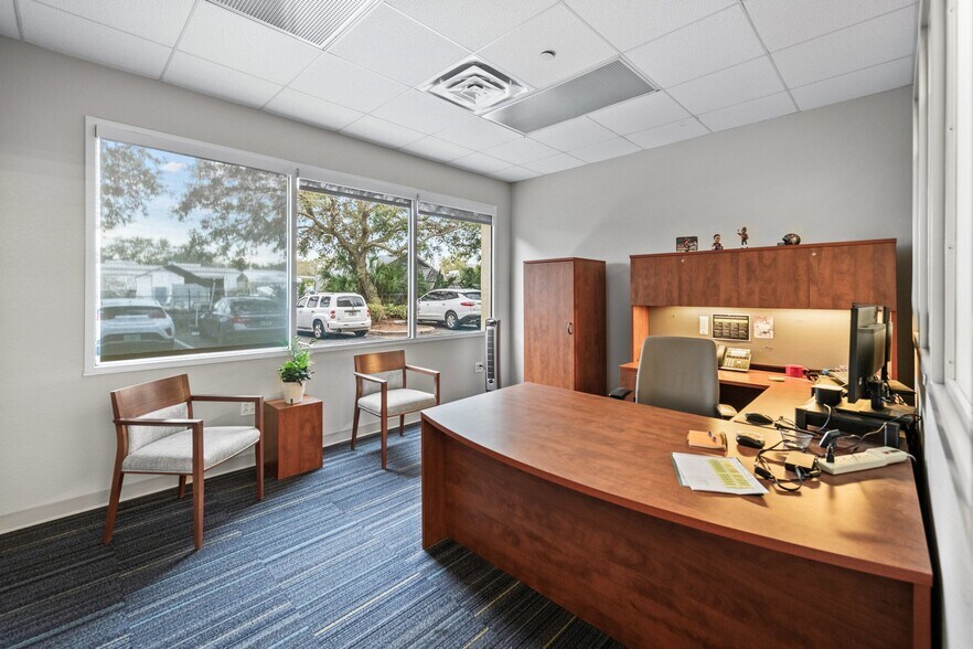More Photos Of 6015 31st St E, Bradenton Office For Sale