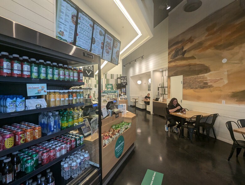 More Photos Of 500 Throckmorton St, Fort Worth Apartments For Lease