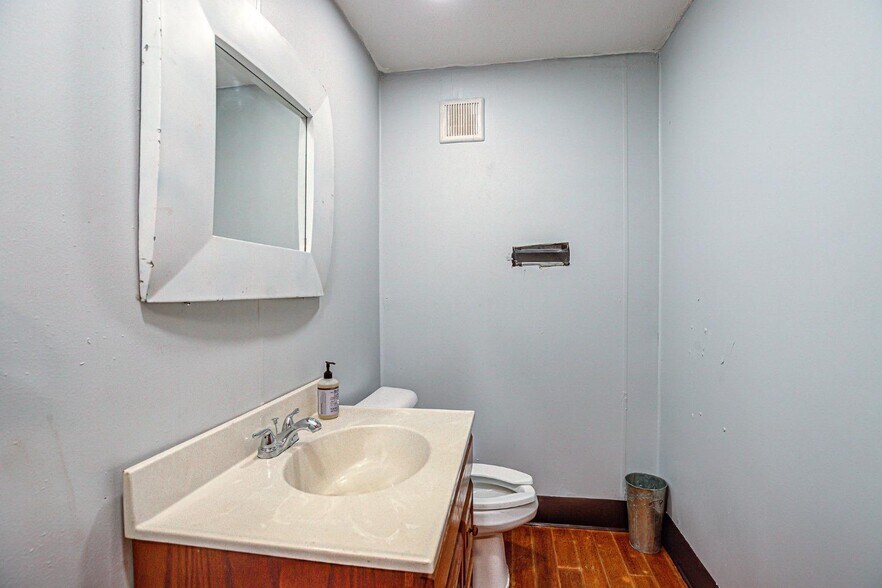 More Photos Of 216 E Main St, Batavia Storefront Retail Residential For Sale