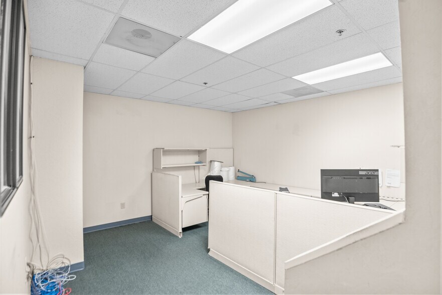 More Photos Of 258-280 E Gish Rd, San Jose Research And Development For Sale