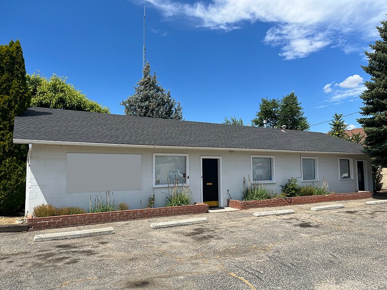 More Photos Of 114 W 43rd St, Garden City Warehouse For Sale