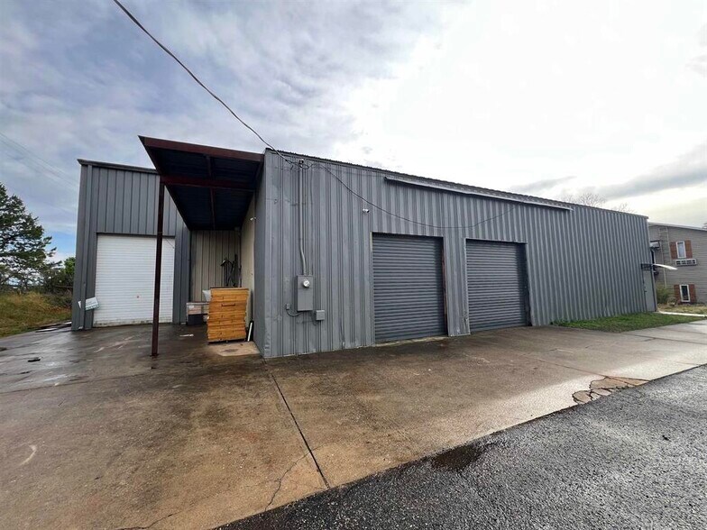 More Photos Of 14 Lake Dr, Inman Warehouse For Sale