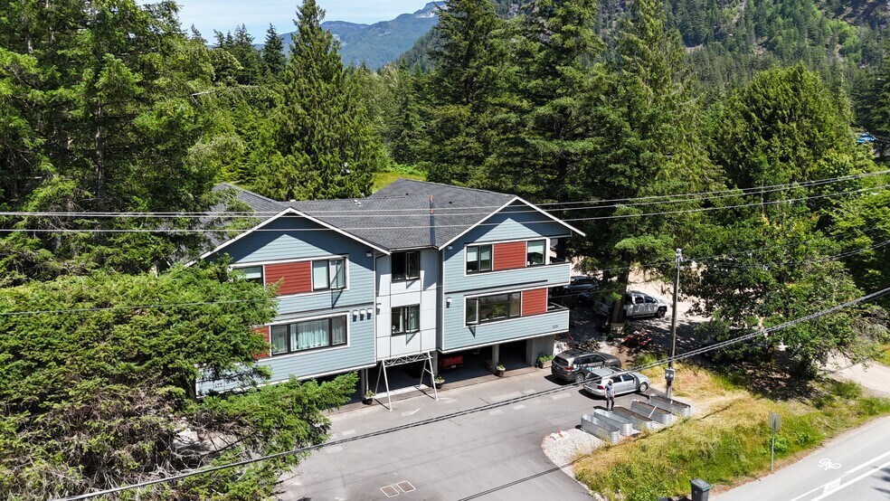 More Photos Of 1499 Depot Rd, Squamish Apartments For Sale