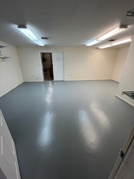 More Photos Of 1209 SE 10th St, Cape Coral Warehouse For Lease
