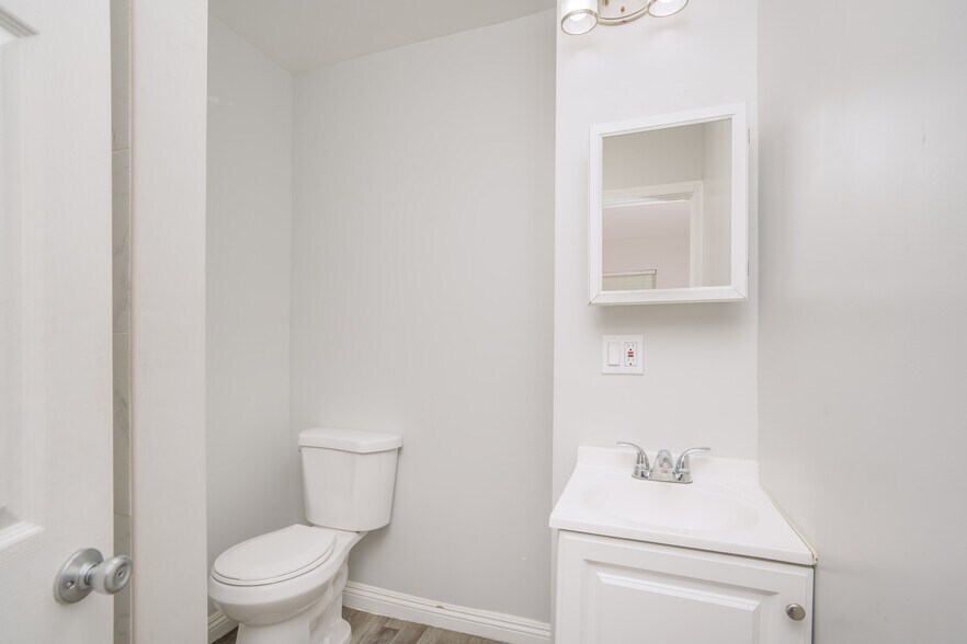 More Photos Of 406 S St Andrews Pl, Los Angeles Apartments For Sale