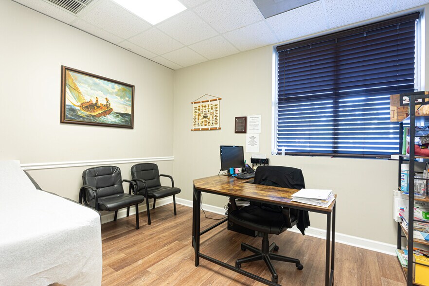 More Photos Of 12959 Palms West Dr, Loxahatchee Medical For Sale