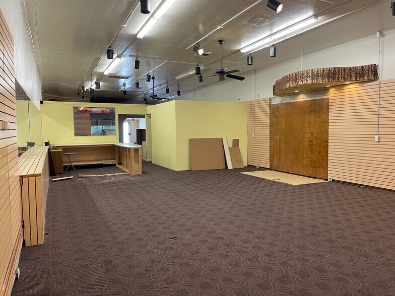 More Photos Of 159 W Yosemite Ave, Manteca Storefront For Lease