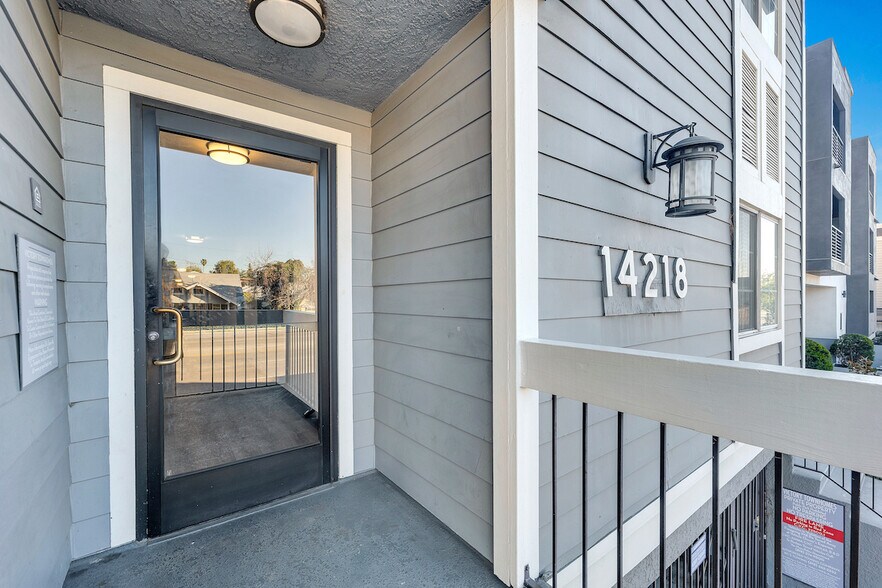 More Photos Of 14218 Victory Blvd, Van Nuys Apartments For Sale