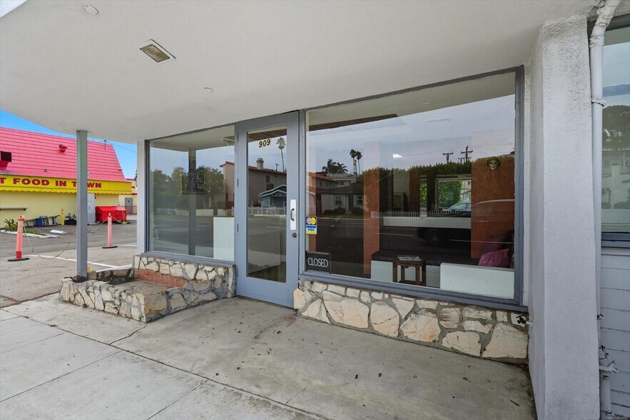 More Photos Of 901-909 S Pacific Coast Hwy, Redondo Beach Storefront For Sale