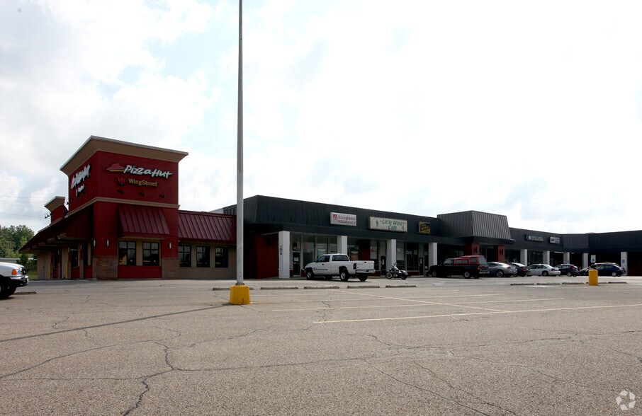 More Photos Of 2700-2790 Mahoning Ave NW, Warren Storefront For Lease