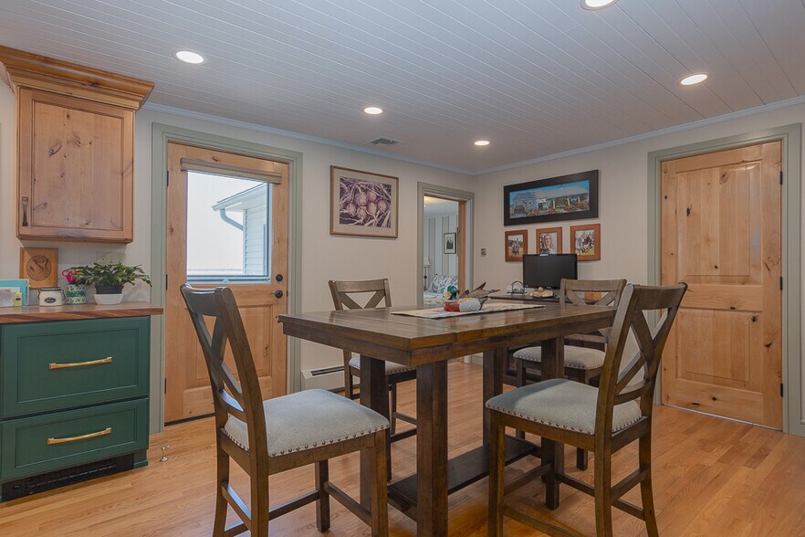 More Photos Of 73 Little York Rd, Warwick Garden Center For Sale