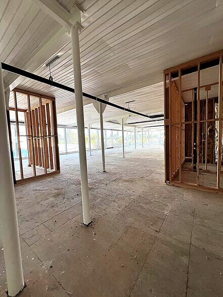 More Photos Of 115 E Main St, Smithtown Storefront For Sale