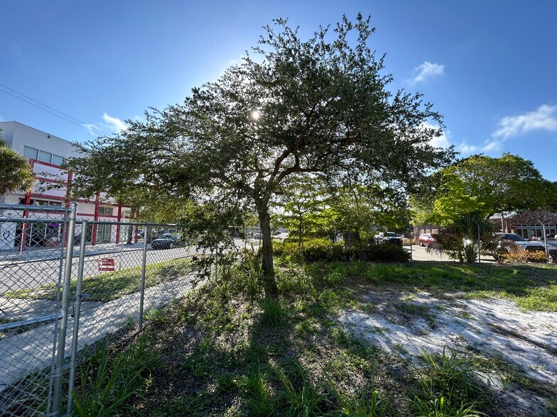 More Photos Of 1420 5th St, Sarasota Land For Sale