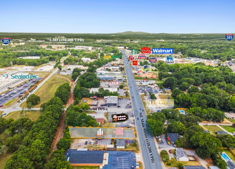 More Photos Of 717 NE Main St, Simpsonville Storefront Retail Office For Sale