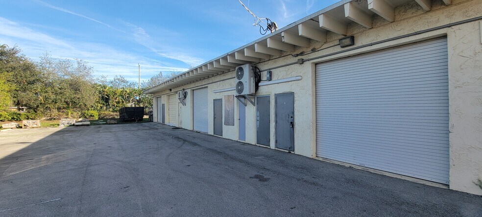 More Photos Of 6900 Barbour Rd, Riviera Beach Manufacturing For Lease