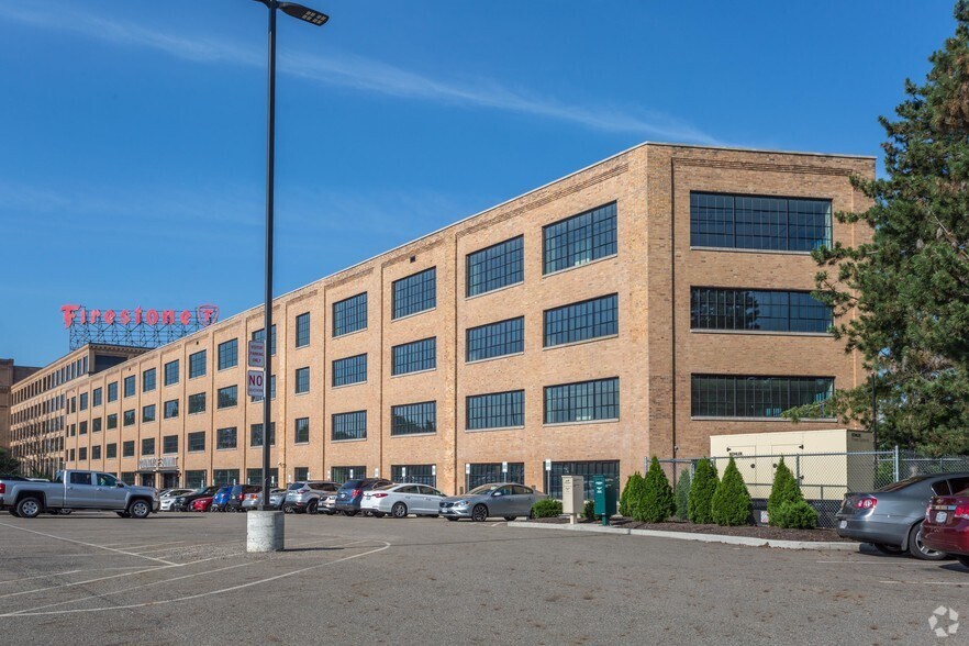 Primary Photo Of 1180 S Main St, Akron Medical For Lease