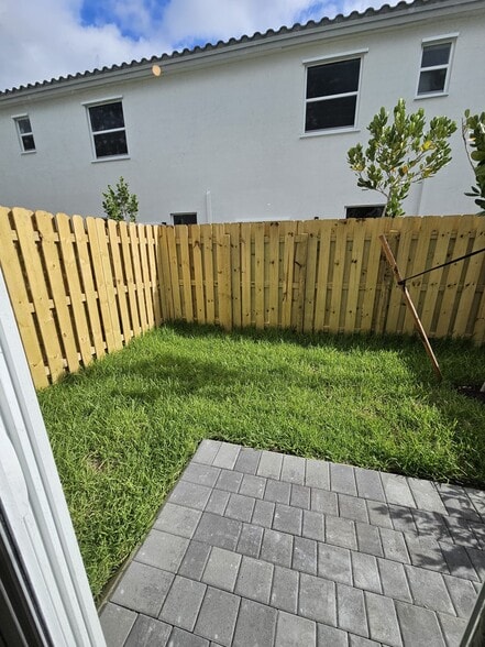 More Photos Of 1148 SE 2nd St, Homestead Apartments For Sale