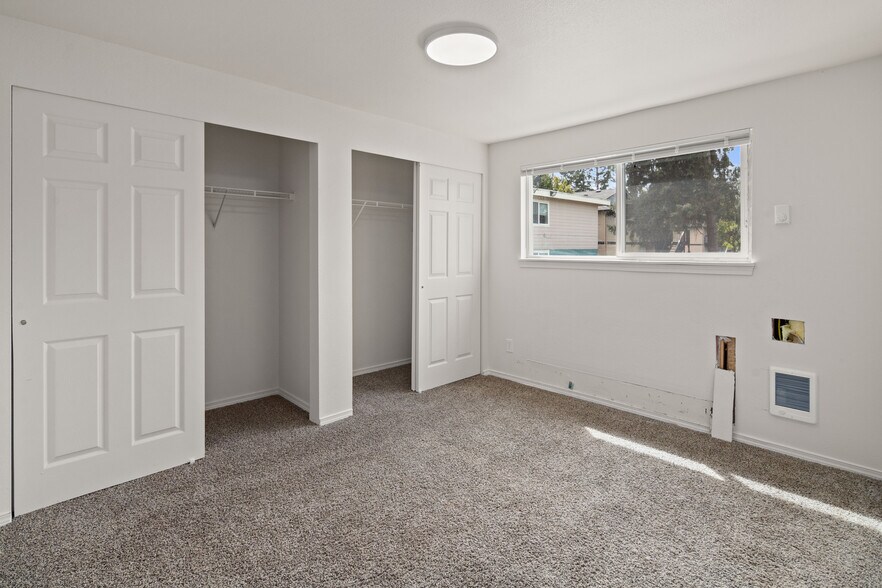 More Photos Of 812 10th St NE, Auburn Apartments For Sale