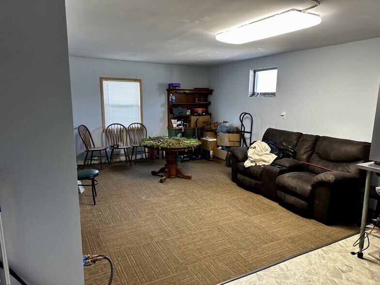 More Photos Of 1800 N 9th Ave W, Virginia Freestanding For Sale