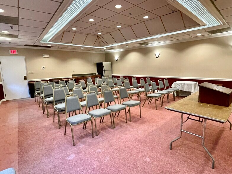 More Photos Of 901 Dual Hwy, Hagerstown Restaurant For Sale