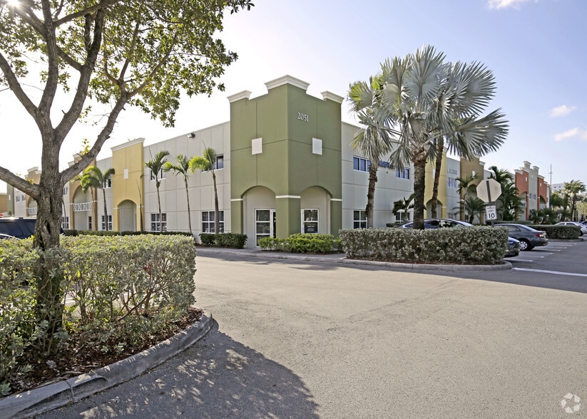 Primary Photo Of 2051 NW 112th Ave, Doral Showroom For Sale