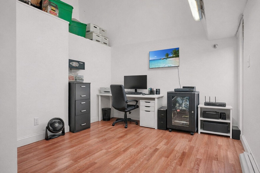 More Photos Of 211-221 Navarre Ave, Coral Gables Restaurant For Lease