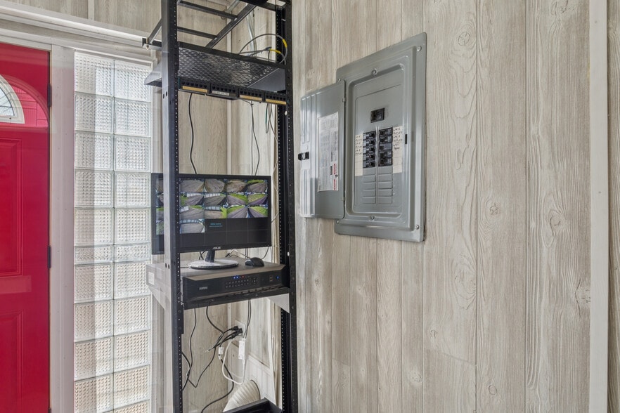 More Photos Of 715 N Sandusky St, Mount Vernon Self Storage For Sale