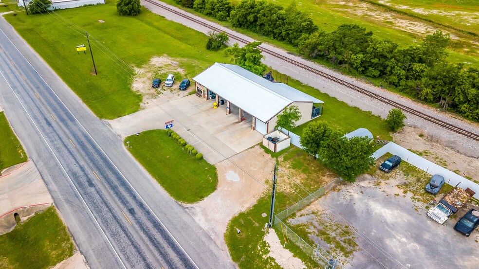 More Photos Of 501 N State Highway 342, Red Oak Auto Repair For Sale