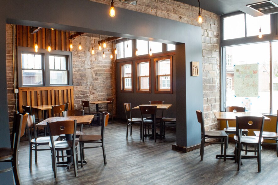 More Photos Of 338 5th Ave N, Bayport Restaurant For Sale