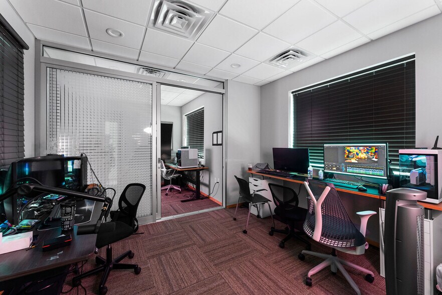 More Photos Of 1330 Rayford Park Rd, Spring Loft Creative Space For Lease