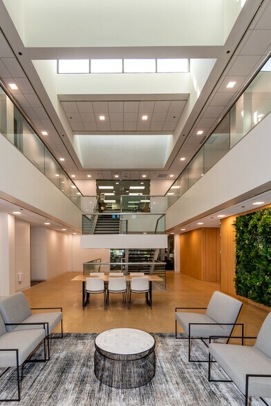 More Photos Of 104 Decker Ct, Irving Unknown For Lease