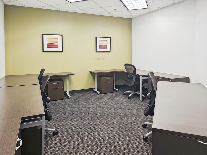 More Photos Of 50 N Laura St, Jacksonville Coworking Space