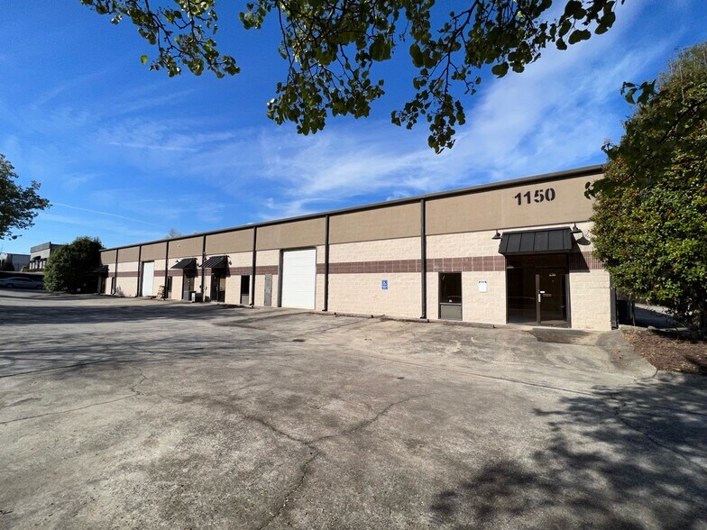 More Photos Of 1150 Alpha Dr, Alpharetta Distribution For Lease