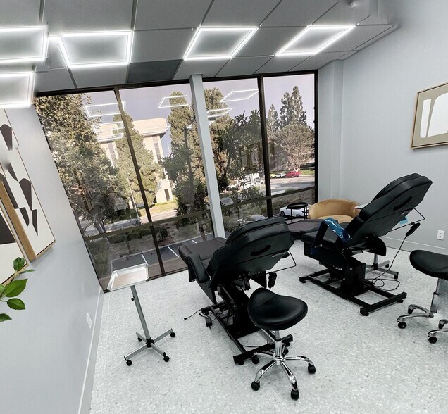 More Photos Of 1601 Dove St, Newport Beach Medical For Lease