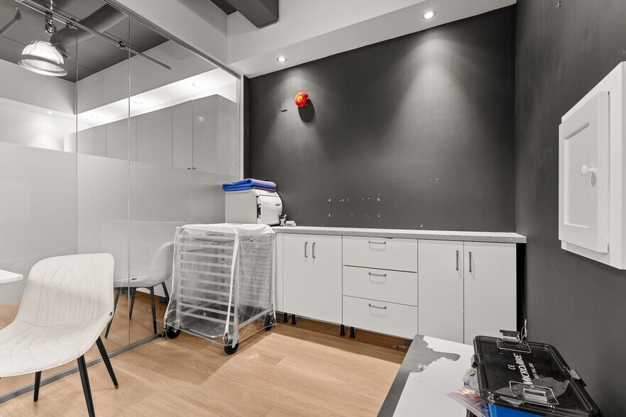 More Photos Of 21 Camden St, Toronto Office For Sale