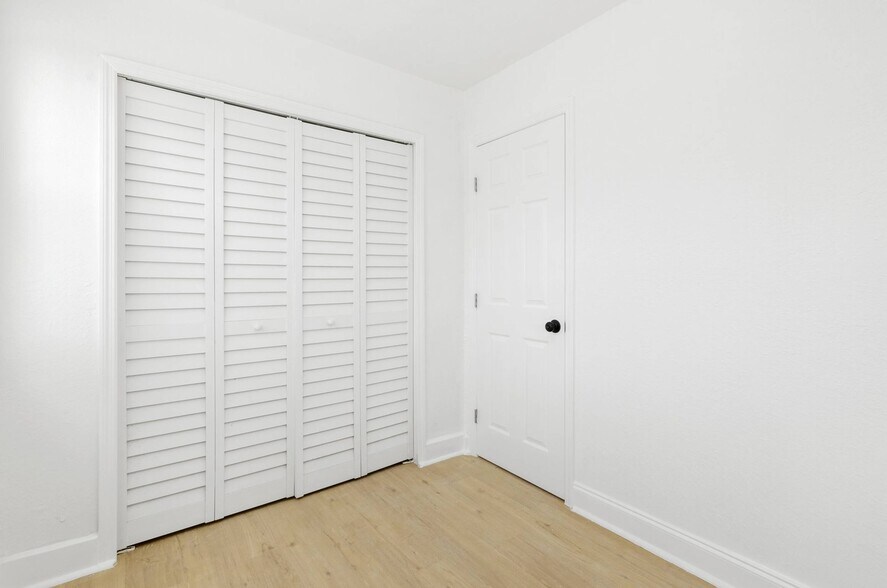 More Photos Of 1761 19th St S, Saint Petersburg Apartments For Sale