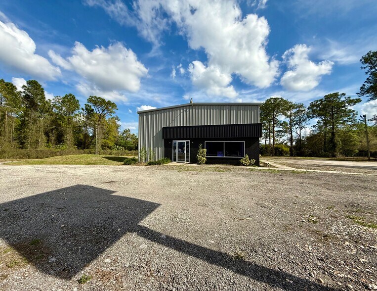 More Photos Of 2390 E International Speedway Blvd, Deland Freestanding For Lease