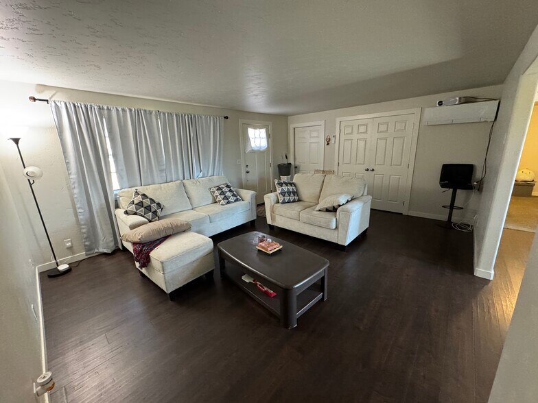 More Photos Of 2908 NW Canal Blvd, Redmond Specialty For Sale