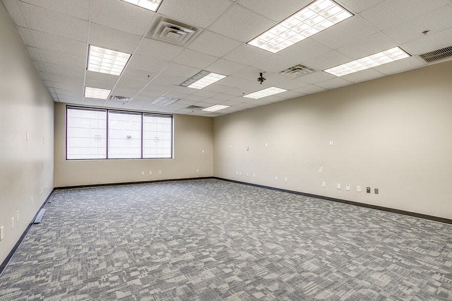 More Photos Of 10200 Plano Rd, Dallas Office For Lease