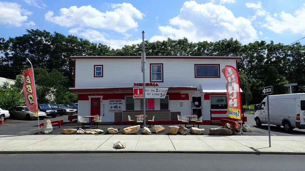 More Photos Of 1130 Pembroke Rd, Bethlehem Storefront Retail Residential For Lease