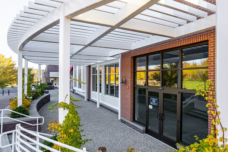 More Photos Of 21 Ensign Dr, Avon Unknown For Lease