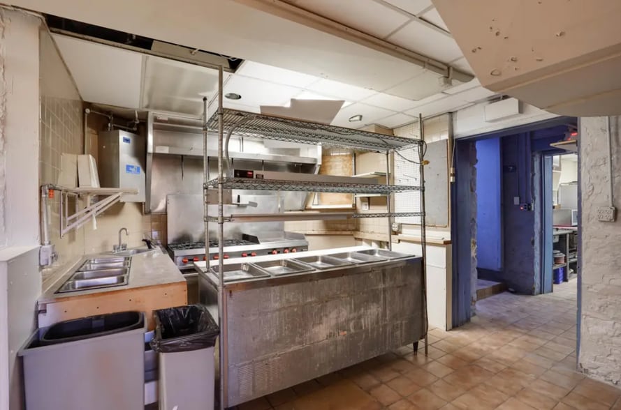 More Photos Of 211 Wisconsin Ave, Wisconsin Dells Hotel For Sale