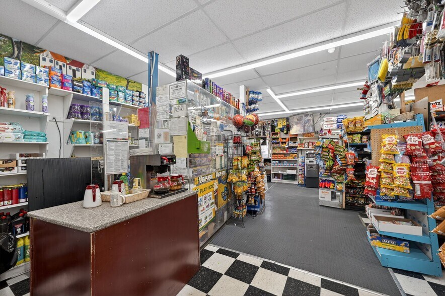 More Photos Of 661 S 18th St, Newark Apartments For Sale