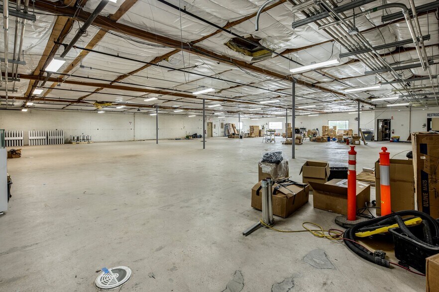 More Photos Of 951 W Watkins St, Phoenix Manufacturing For Sale